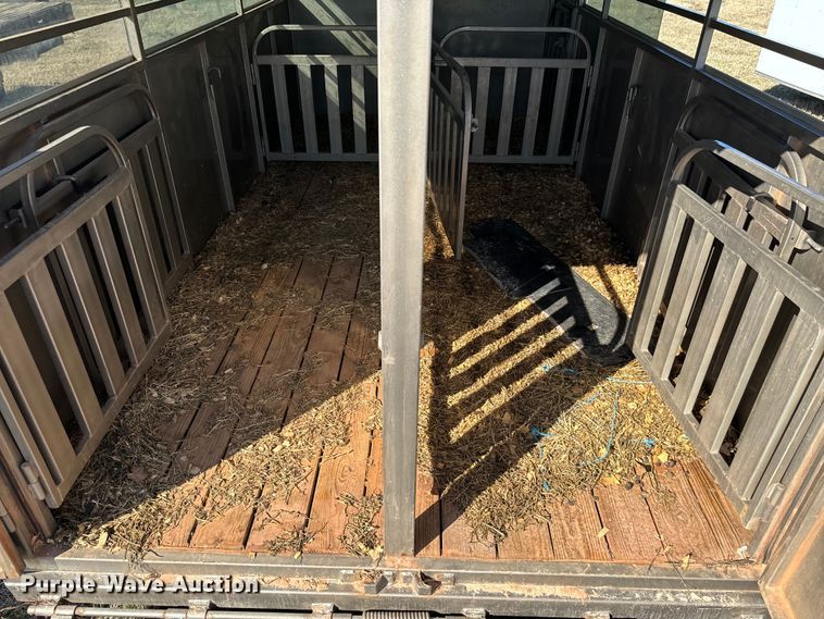 image for item EJ0331 2017 Titan livestock trailer