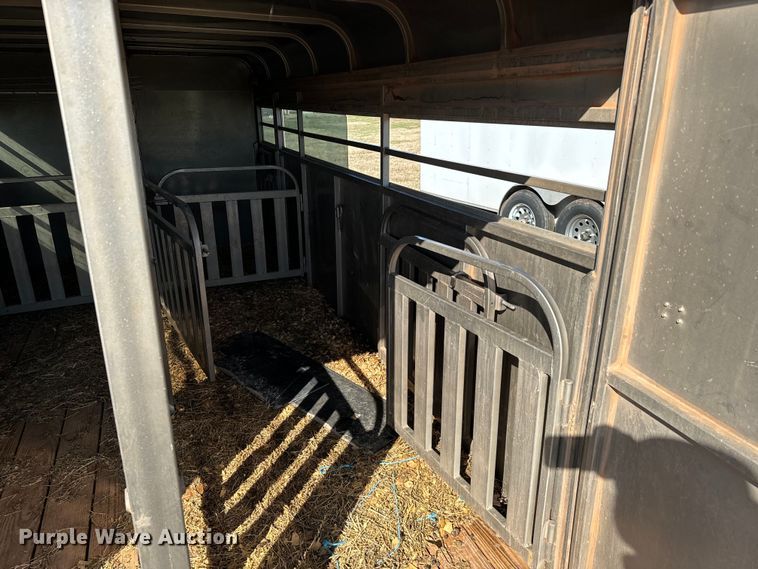 image for item EJ0331 2017 Titan livestock trailer