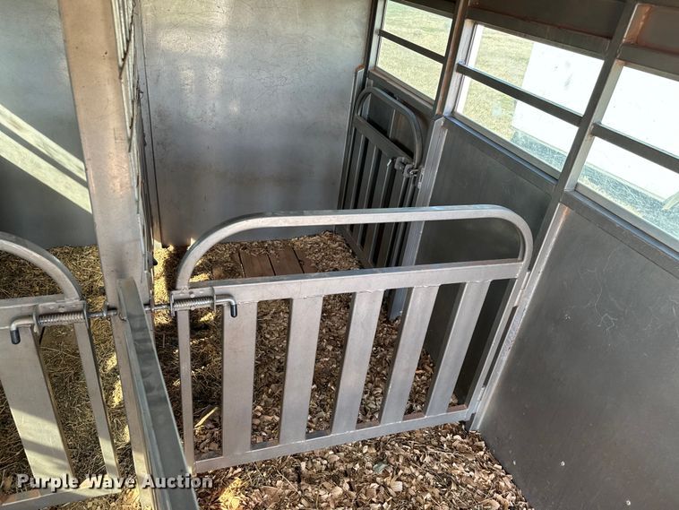 image for item EJ0331 2017 Titan livestock trailer