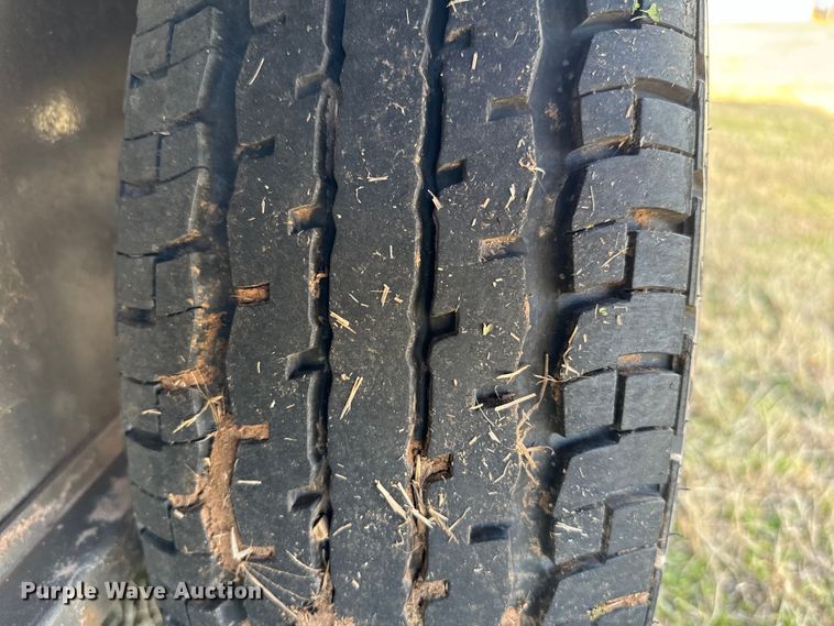 image for item EJ0331 2017 Titan livestock trailer