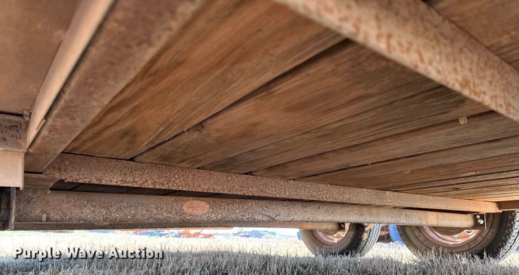 image for item EJ0331 2017 Titan livestock trailer