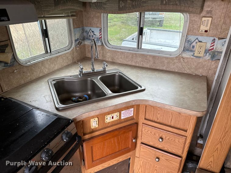 image for item EJ0340 2006 Skyline Nomad camper