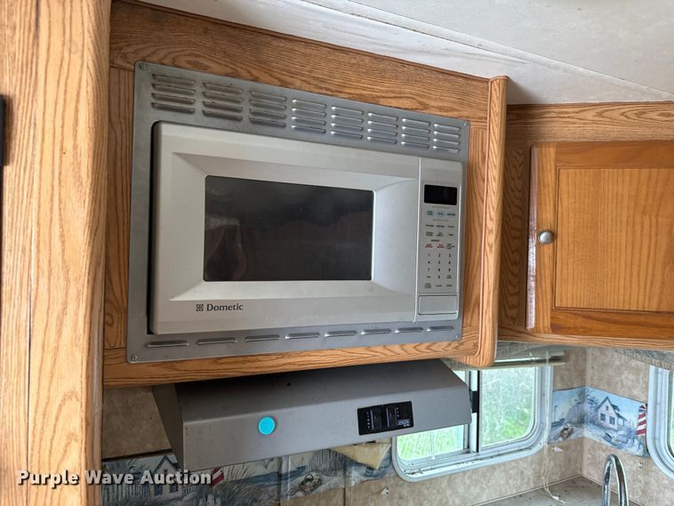 image for item EJ0340 2006 Skyline Nomad camper