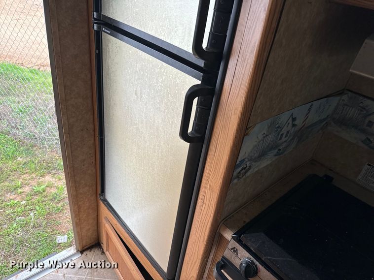 image for item EJ0340 2006 Skyline Nomad camper