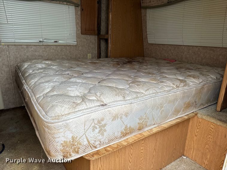 image for item EJ0340 2006 Skyline Nomad camper