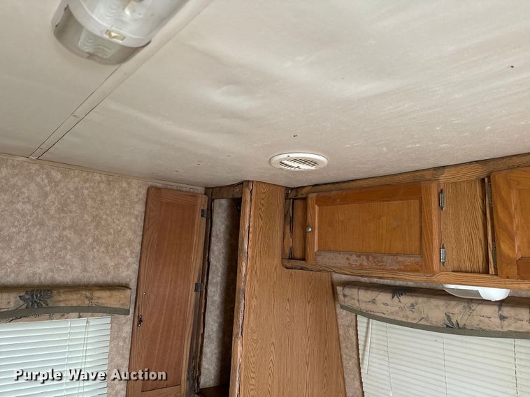 image for item EJ0340 2006 Skyline Nomad camper