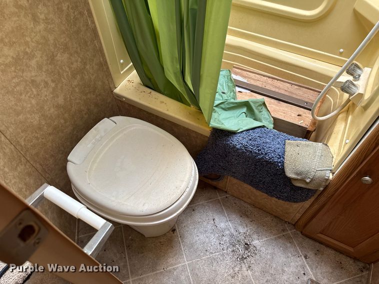 image for item EJ0340 2006 Skyline Nomad camper