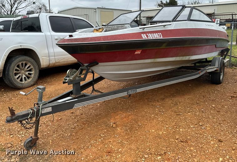 image for item EJ0346 1989 Victory VIP boat