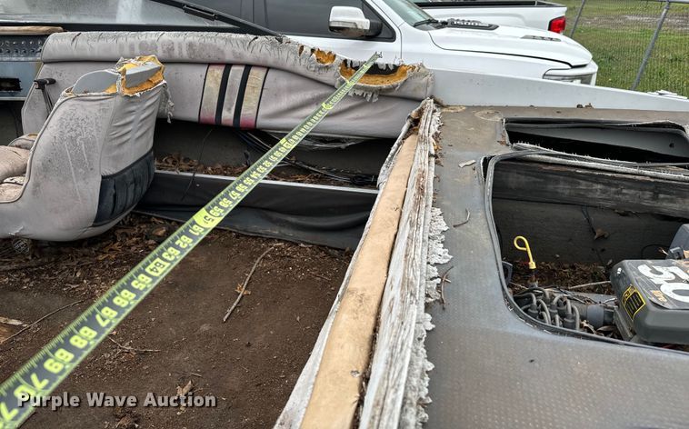 image for item EJ0346 1989 Victory VIP boat