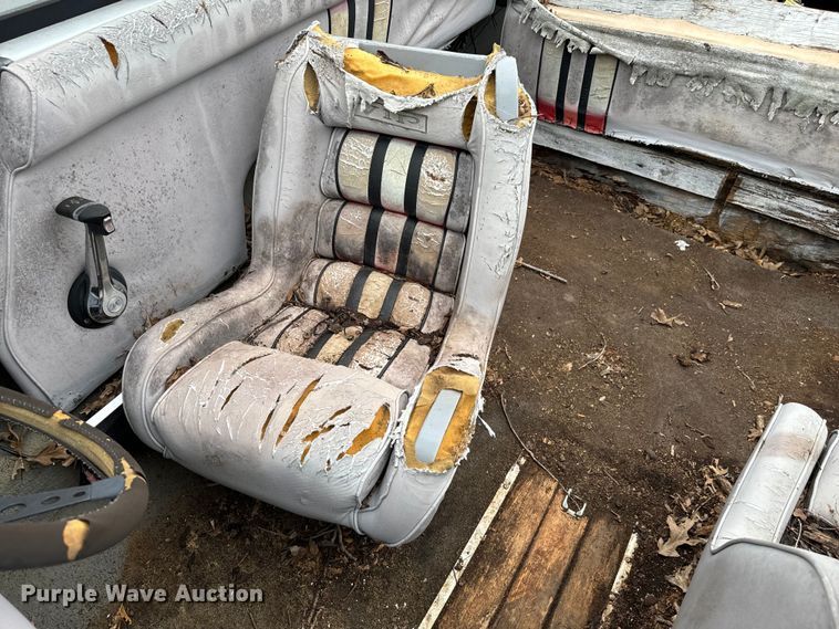 image for item EJ0346 1989 Victory VIP boat