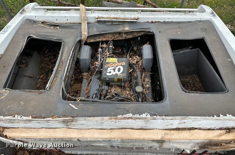 image for item EJ0346 1989 Victory VIP boat