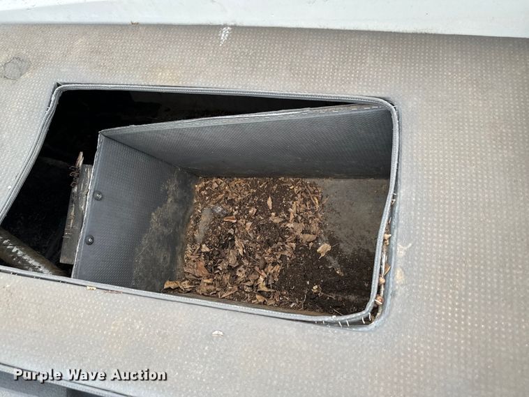 image for item EJ0346 1989 Victory VIP boat