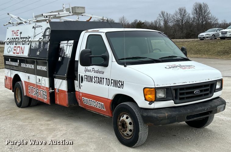 image for item EK4183 2003 Ford  E450 Super Duty utility van