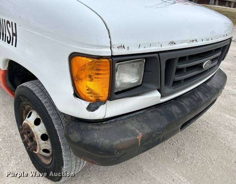 image for item EK4183 2003 Ford  E450 Super Duty utility van