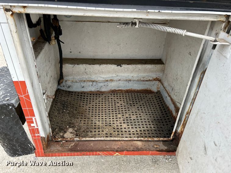 image for item EK4183 2003 Ford  E450 Super Duty utility van