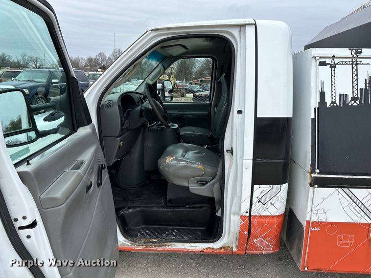 image for item EK4183 2003 Ford  E450 Super Duty utility van