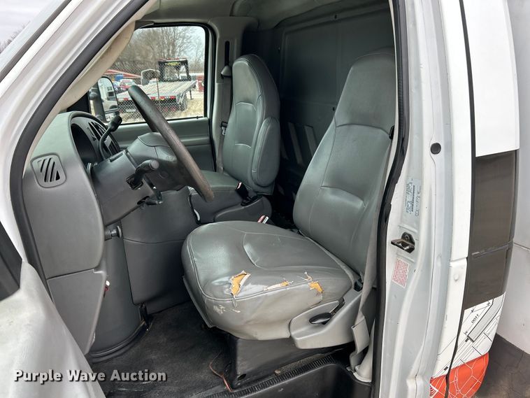 image for item EK4183 2003 Ford  E450 Super Duty utility van