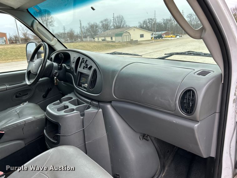 image for item EK4183 2003 Ford  E450 Super Duty utility van