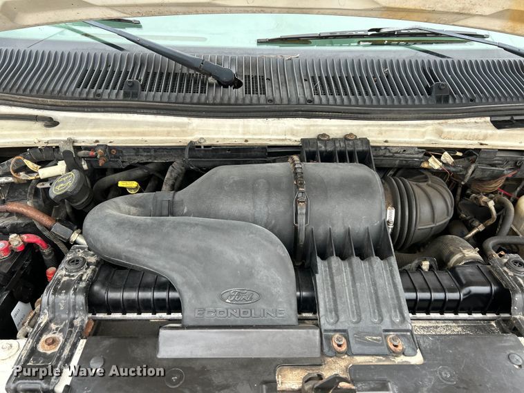 image for item EK4183 2003 Ford  E450 Super Duty utility van