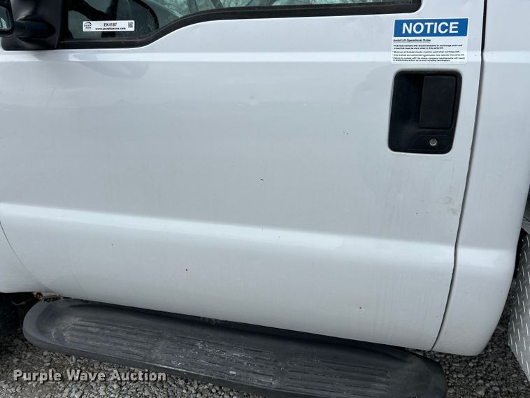 image for item EK4187 2000 Ford F450 Super Duty XL bucket truck