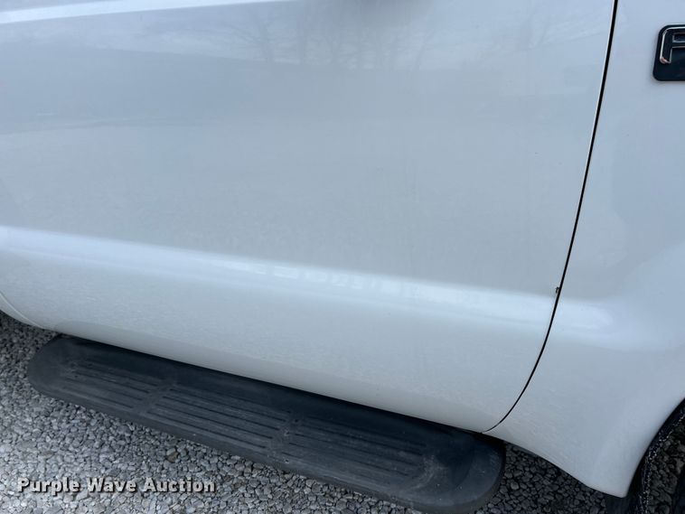 image for item EK4187 2000 Ford F450 Super Duty XL bucket truck