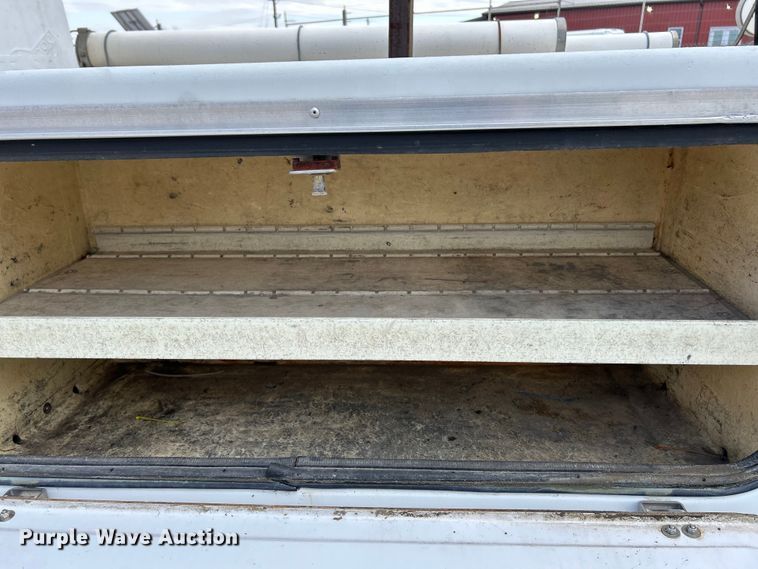 image for item EK4187 2000 Ford F450 Super Duty XL bucket truck