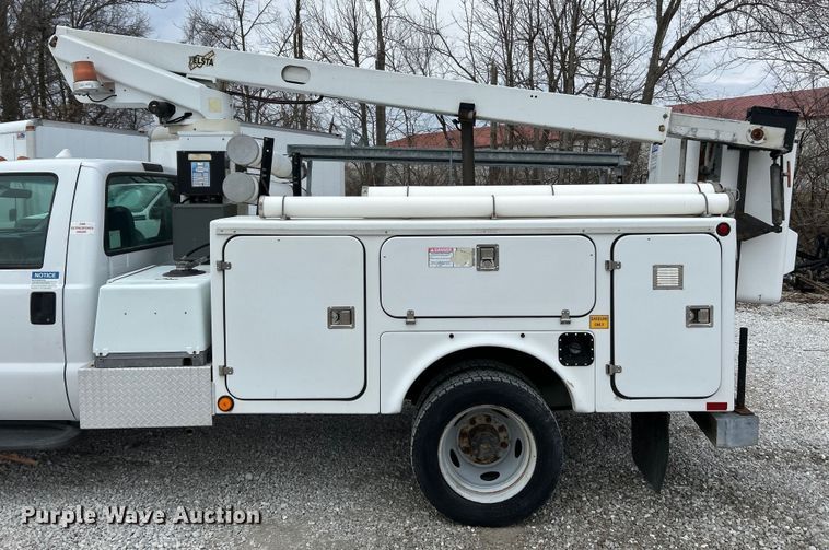image for item EK4187 2000 Ford F450 Super Duty XL bucket truck