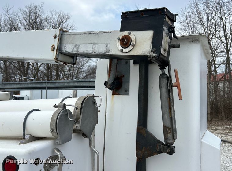 image for item EK4187 2000 Ford F450 Super Duty XL bucket truck