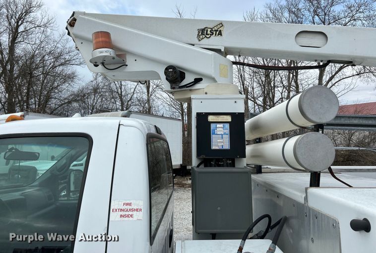 image for item EK4187 2000 Ford F450 Super Duty XL bucket truck