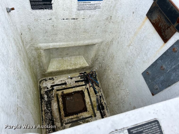 image for item EK4187 2000 Ford F450 Super Duty XL bucket truck