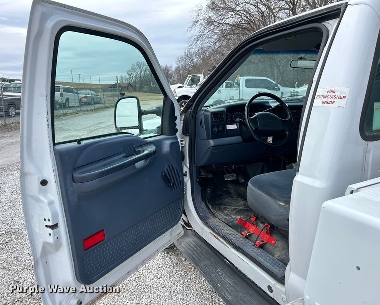 image for item EK4187 2000 Ford F450 Super Duty XL bucket truck