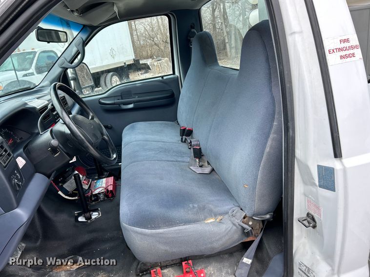 image for item EK4187 2000 Ford F450 Super Duty XL bucket truck