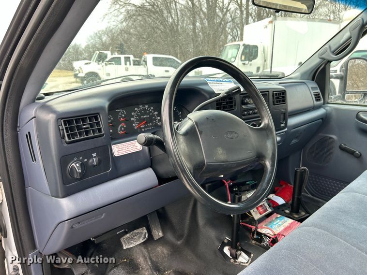 image for item EK4187 2000 Ford F450 Super Duty XL bucket truck