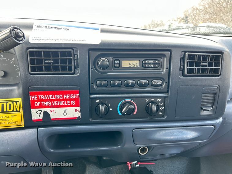 image for item EK4187 2000 Ford F450 Super Duty XL bucket truck