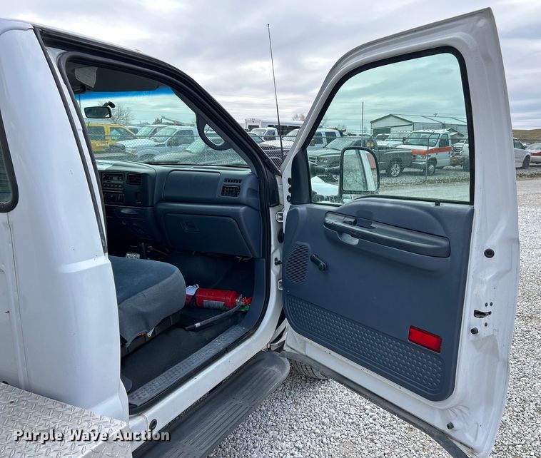 image for item EK4187 2000 Ford F450 Super Duty XL bucket truck