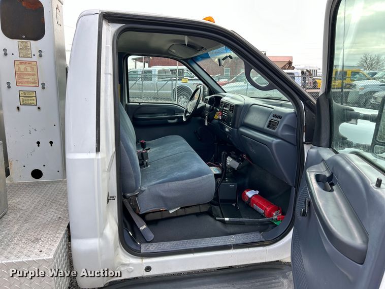 image for item EK4187 2000 Ford F450 Super Duty XL bucket truck