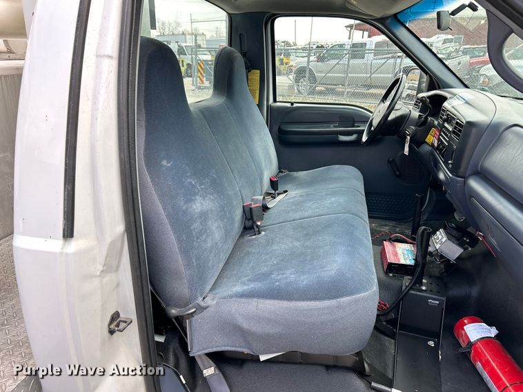 image for item EK4187 2000 Ford F450 Super Duty XL bucket truck