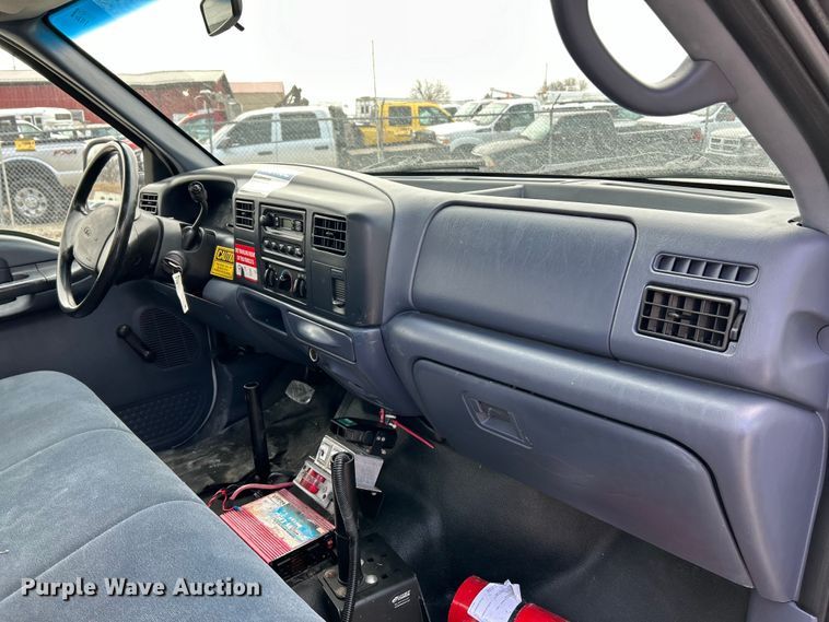 image for item EK4187 2000 Ford F450 Super Duty XL bucket truck