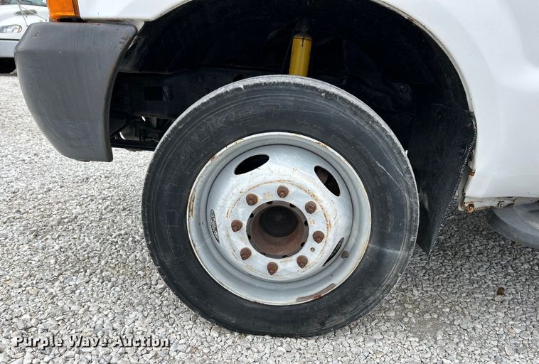 image for item EK4187 2000 Ford F450 Super Duty XL bucket truck