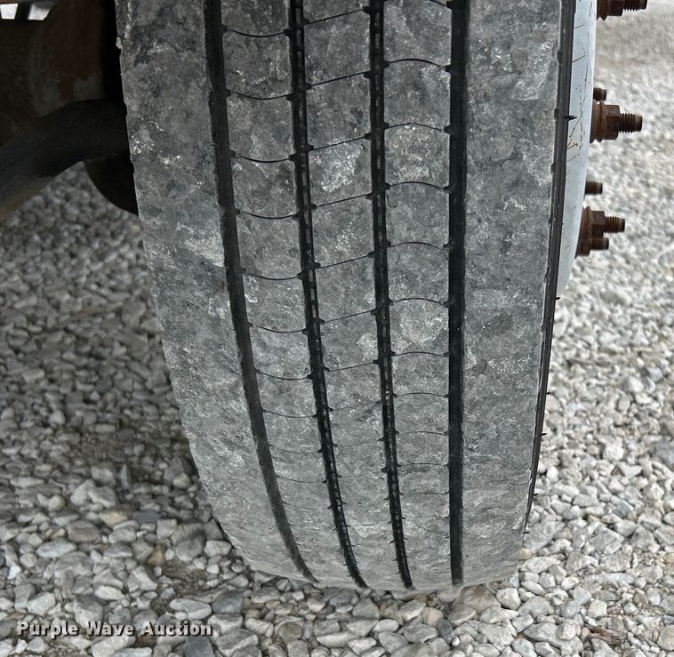 image for item EK4187 2000 Ford F450 Super Duty XL bucket truck