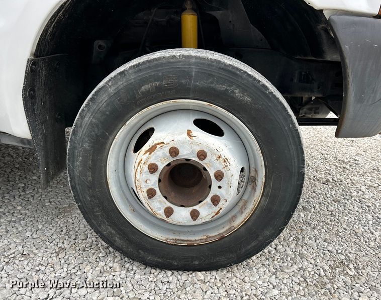 image for item EK4187 2000 Ford F450 Super Duty XL bucket truck