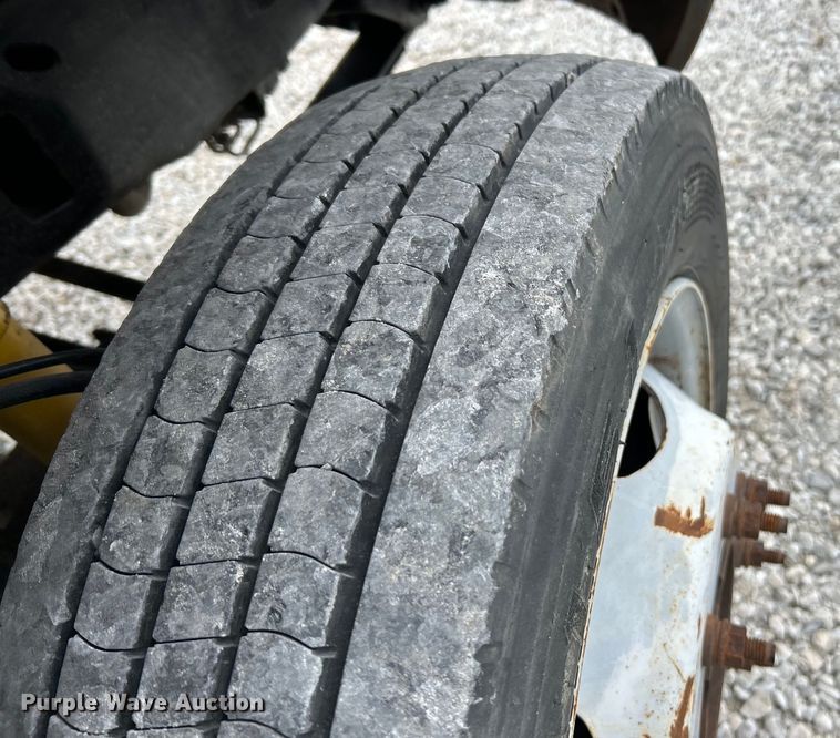 image for item EK4187 2000 Ford F450 Super Duty XL bucket truck