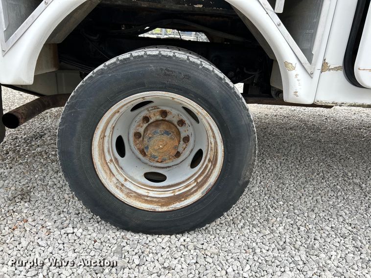 image for item EK4187 2000 Ford F450 Super Duty XL bucket truck