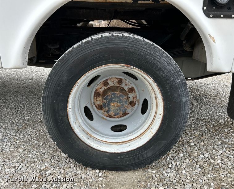 image for item EK4187 2000 Ford F450 Super Duty XL bucket truck