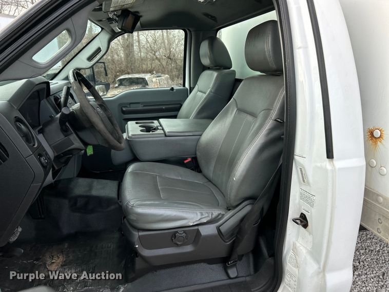 image for item EK4192 2014 Ford F450 Super Duty XL box truck