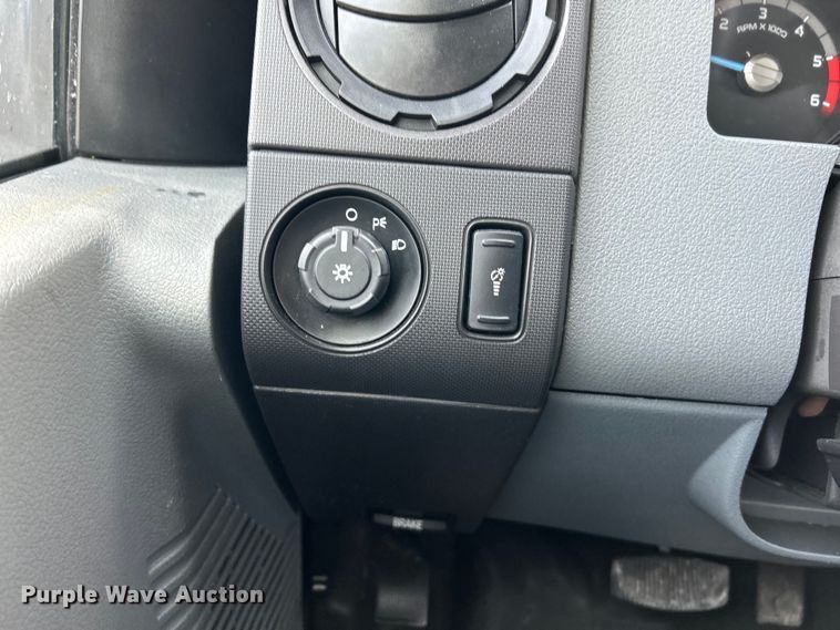 image for item EK4192 2014 Ford F450 Super Duty XL box truck