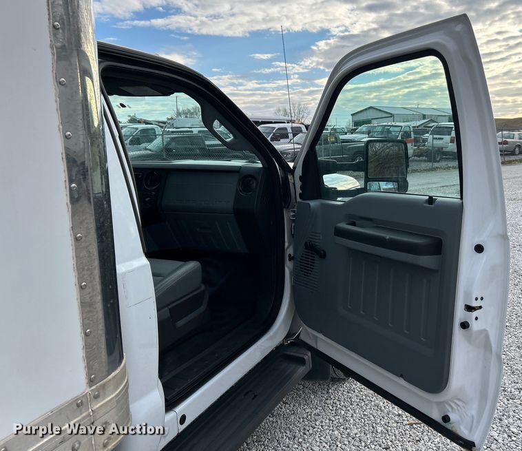 image for item EK4192 2014 Ford F450 Super Duty XL box truck