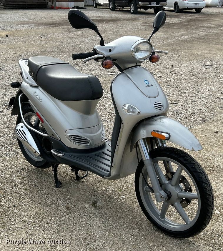 image for item EK4197 2003 Piaggio LT150 scooter