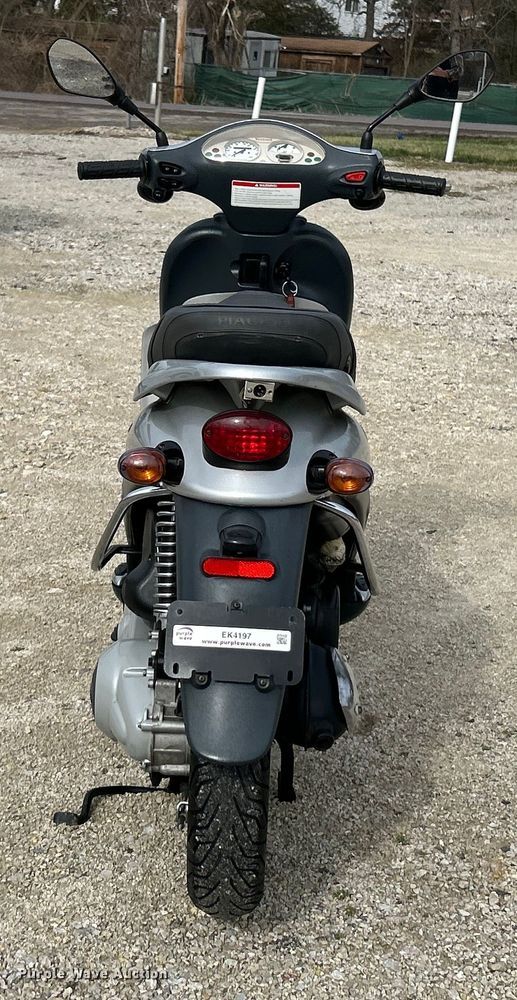 image for item EK4197 2003 Piaggio LT150 scooter