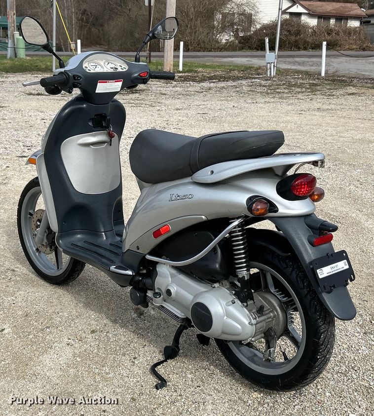 image for item EK4197 2003 Piaggio LT150 scooter